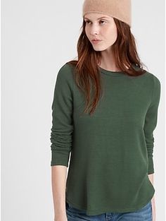 Saw this on Banana Republic: Green Sweater Women, Olive Green Sweater, High Rise Style, Tunic Length, Green Sweater, Cozy Knits, Modest Dresses, High Low Hem, Hip Length