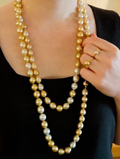 Golden South Sea Pearl Necklace, Pearl Necklace Outfit, How To Wear Pearls, Pearl Jewelery, Pearl Rope, South Sea Pearl Necklace, Gold Pearl Bracelet, Gold Pearl Jewelry, Glamorous Jewelry