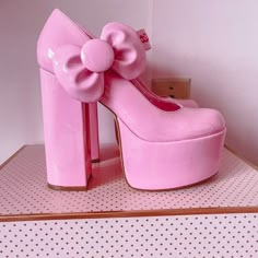 Pink Platform Mary Janes, Hello Kitty Platform Shoes, Kawaii Heels, Hello Kitty Platforms, Mode Harajuku