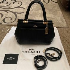 Black Coach Leather Cross Body Or Party Bag With 2 Straps Black Work Shoes, Bags Cross, Brown Leather Crossbody Bag, Coach Crossbody Purse, Grey Bag, Black Work, Black Leather Crossbody Bag, Coach Crossbody Bag, Leather Cross