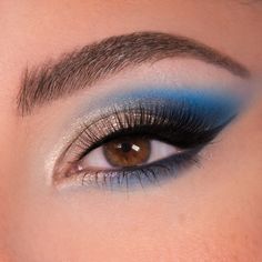 Makeup To Do With Blue Dress, Ballroom Makeup Blue, Hogwarts Makeup, Blue And Silver Makeup, Ravenclaw Makeup, Silver Blue Eyes