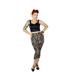 Rockabilly Lifestyle, The 50s Fashion, Rockabilly Looks, Pin Up Vintage, Pin Up Outfits, Cute Crop Top, Black Crop Top, Cute Crop Tops, Fitted Top