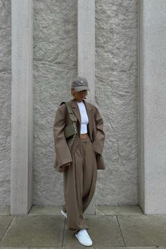 minimalist clothing ideas Minimalist Summer Style, Lady Outfits, Minimalistic Outfits, Classy Streetwear