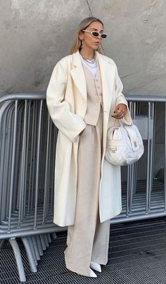 Pakaian Hipster, American Clothing Brands, Spring Wardrobe Essentials, Woman Suit Fashion, Winter Outfit Inspiration, Tomboy Outfits, 가을 패션