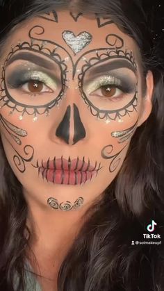 Day Of The Dead Make Up Ideas, Dia De Muertos Makeup For Women, Skeleton Makeup Day Of The Dead, Easy Calavera Makeup, Subtle Dia De Los Muertos Makeup, Dawn Of The Dead Makeup, Black And White Sugar Skull Makeup, Day If The Dead Makeup Easy, Half Face Sugar Skull Makeup