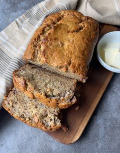 Tahini banana bread with two slices cut, sitting on a wooden cutting board. Moist Zucchini Bread, Yeast Free Breads, Apple Bread Recipe, Pumpkin Muffins Easy, Pumpkin Bread Easy, Banana Bread Recipe Healthy, Banana Bread Recipe Moist, Moist Pumpkin Bread, Pumpkin Recipes Easy