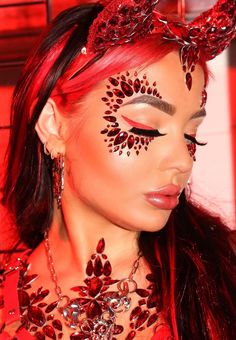 Red And Gold Makeup, Red Roots Hair, Devil Makeup Halloween, Crazy Makeup Looks, Devil Makeup, Rock Lobster, Holographic Gold, Red Devil, Insta Snap