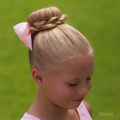 Ballet bun with couple braids wrapped around & wearing a pink tutu dress for church! She’s “tutu” cute! 💕 Definitely going to repeat this for dance! #twinshair #hairinspiration #balletbun #dancehair #tutucute #cutegirlshairstyles #summerhair Ballerina Hairstyle, Dance Competition Hair, Dress For Church, Ballet Hair, Toddler Girl Ballet, Kids Hairstyles For Wedding, Girls Hairdos, Toddler Dance