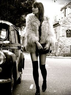 How to Dress Like Jane Birkin - Jane Birkin French Girl Style Swinging London, Swinging Sixties, Look Retro, Bohol, I'm With The Band, Looks Street Style