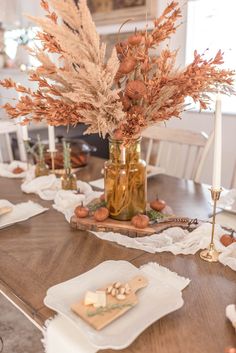 farmhouse table with brown vase and fall flowers with charcuterie boards Call Tablescape, Fall Luncheon Decorations, Autumn Centerpieces For Table, Simple Fall Tablescapes, Tablescapes Fall, Autumn Table Decorations, Autumn Tablescapes, Autumn Centerpieces, Individual Charcuterie