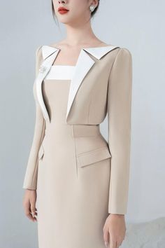 Decked out with a traditional notch lapel, this stylish jacket is expertly crafted from lightweight polycotton for maximum comfort and durability. Get ready to enjoy your look and the compliments that come with it! Woman Jacket Fashion, Dress Jackets For Women, Chique Outfits, Blazer Jackets For Women, Dress And Jacket, Womens Dress Suits, Lapel Jacket, Stylish Coat, Woman Suit Fashion