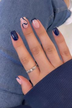 Nail Inspos Back To School, Summery Nails 2024 Square, Nail Art Squoval, Sqoavle Nails, Casual Nail Ideas, Blue Gel Nails Ideas, At Home Nail Ideas, Short Fake Nails