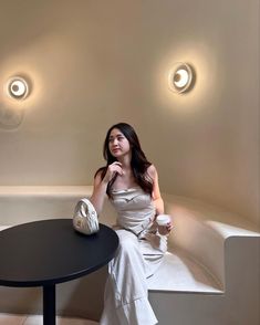 Odelyn Mackenzie, Outfit Minimalist, Coffee Outfit, Fashion Terms, Clothes Korean Style, Model Lifestyle, Aesthetic Outfit Ideas, Photography Posing Guide, Everyday Fashion Outfits