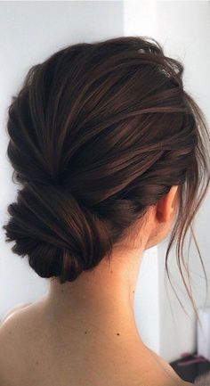 5 Quick and Gorgeous Bun Styles for Busy Mornings Wedding Hair Up, Vintage Wedding Hair, Bridal Hair Updo, Peinados Fáciles Para Cabello Corto, Wedding Hair Inspiration, Low Bun, Hair Up Styles, Penteado Cabelo Curto, Chic Hairstyles