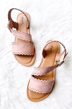 The Talk, Summer Sandals