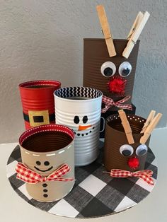 Christmas Crafts With Cans, Christmas Tin Can Crafts Ideas, Diy Christmas Hats, Christmas Pom Pom Crafts, Mason Jar Christmas Decorations, Recycled Christmas Decorations, Hobby Craft, Tin Can Crafts, Diy Jar Crafts