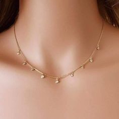 Gold pendent ideas Sparkly Bracelets, Pooja Items, Diamond Choker Necklace, Shop Website, Modern Gold Jewelry, Dainty Diamond Necklace, Wholesale Earrings, Gold Jewelry Simple, Gold Fashion Necklace