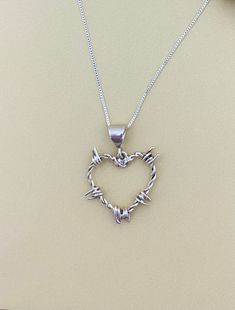 Barbed Wire Necklace Diy, Western Wire Jewelry, Barbed Wire Jewelry, Country Necklaces, Barbed Wire Necklace, Western Pendant, Barbed Wire Heart, Country Accessories