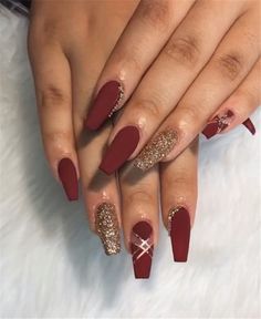 Maroon Nail Art, Red Stiletto Nails, Gold Acrylic Nails, Wine Nails, Maroon Nails, Nails Ombre, Nails Design With Rhinestones, Fall Acrylic Nails