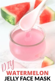 Learn how to make a DIY watermelon face mask. This ultra hydrating jelly face mask recipe contains real watermelon powder to make your skin glow! It has a lush and fruity watermelon scent, plus a bouncy gel texture that instantly re-hydrates and revitalizes dry skin. Easy to make, and even more fun to use. | alifeadjacent.com Facemasks Skincare, Jelly Face Mask, Face Mask For Glowing Skin, Watermelon Face Mask, Mask For Glowing Skin, Watermelon Face, Diy Jelly, Watermelon Jelly, Skincare Diy