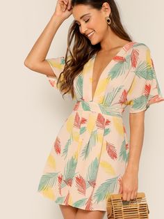 Short Sleeve Summer Dresses, Dress Backless, Tropical Dress, Short Summer Dresses, Mini Robes, Short Kimono, Open Back Dresses, Cute Summer Dresses, Dress Zipper