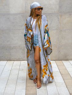 Golden Bliss - Ninth and Maple Kimono Black Kimono Outfit Summer, Shorts And Cardigan Outfit, Kimono Outfit Summer, Black Kimono Outfit, Modern Kimono Fashion Outfits, Kimono Summer Outfit, Long Kimono Outfit, Modern Kimono Fashion, Summer Kimono Outfit