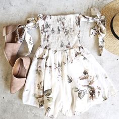 reverse - pretty little thing romper - white rose print Womens Outfits, Boho Chic Dress, Future Outfit, Romper Outfit, Pretty Little Thing, Bohemian Clothes, White Sand, Women Clothing Boutique, Outfits Summer