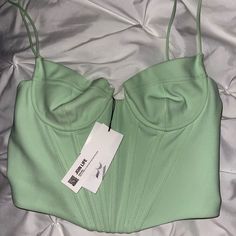 New Zara Top Size Xl Cute Cutest Zara Tops, Chic Green Crop Top By Zara, Zara Green Summer Tops, Zara Green Ruffled Top, Green Ruffled Zara Top, Zara Tops, Zara, Womens Tops, Cute Outfits