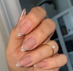 Cute Silver Glitter Nails, Tulum Inspired Nails, Cute Simple Almond Nails, Matte Nails With Glitter, Sparkly Nails French Tips, Silver Design Nails, New Years Nails 2022 Trends, Elegant Almond Nails Classy, Short Claw Nails