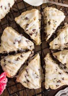 chocolate chip scones on a cooling rack with text overlay that reads, chocolate chip scones