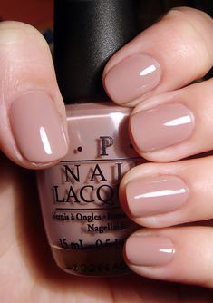 Neutral Nail Color, Unghie Sfumate, Nagellack Trends, Manicure Colors, Nude Nail Polish, Classic Nails, Super Nails, Ideas Nails, Neutral Nails