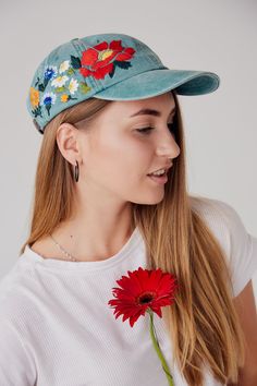 Custom Hand Stitched Hat / Hand Embroidered Hat / Baseball Cap With Flowers/ Custom Floral hat / Botanical hat Color: green baseball cap. Design: hand-embroidered flowers. Cap size (head circumference): 55 - 67 cm. 🌿PLEASE NOTE I NEED 2 WEEKS TO EMBROIDER THIS HAT FOR YOU🌿 CHECK OUR OTHER ACCESSORIES 🌸 More Baseball hats: https://www.etsy.com/shop/KazkovaEmbroidery?ref=seller-platform-mcnav§ion_id=25392998 🌿 Kids Baseball hats: https://www.etsy.com/shop/KazkovaEmbroidery?ref=seller-platform- Embroidered Snapback Hat For Summer, Embroidered Baseball Cap For Spring, Brimmed Hats With Embroidered Logo For Spring, Spring Embroidered Baseball Cap, Embroidered Flat Brim Baseball Cap, Green Embroidered Baseball Cap With Curved Brim, Spring Hats With Multicolor Embroidery, One Size, Green Embroidered Baseball Cap For Spring, Spring Embroidered Green Baseball Cap