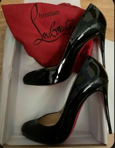 Black Shoes With Red Bottoms, Red Bottom Louboutin, Black Heels With Red Bottoms, Loubitin Shoes, Loubuitton Shoes, Loubitons Heels, Dream Shoes Heels, Louboutin Shoes Aesthetic, Red Louboutin Heels