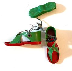 Vintage Art Deco Pin W Hanging Shoes 1930s Early Plastic Green & Red Sandals Figural Brooch Antique Estate Jewelry Gift for Shoe Lover - Etsy Hanging Shoes, Red Sandals, Gifts For My Sister, Shoe Lover, Vintage Art Deco, Estate Jewelry, Lovely Gift