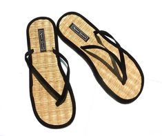 Rice straw flip flops with black velvet thongs. Its sole made of rice straw gives it an antiperspirant effect. The black velvet thongs are comfortable to wear. With lower foam soles these flip flops are very comfortable. Sole height 1.1 cm Sole length: 36 = 23.6 cm / 9.3 inches 37 = 24.3 cm / 9.6 inches 38 = 24.9 cm / 9.8 inches 39 = 25.6 cm / 10.1 inches 40 = 26.3 cm / 10.4 inches 41 = 27 cm / 10.6 inches 42 = 27.5 cm / 10.8 inches 43 = 28.3 cm / 11.1 inches 44 = 28.9 cm / 11.4 inches Rice Straw, Vintage Sandals, Star Shoes, Blue Sandals, Mens Sandals, Flip Flop Sandals, Black Stripes, Black Velvet, Flip Flops