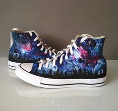 Custom hand painted Northern Lights Shoes - Aurora Borealis. Northern Lights galaxy with a treeline silhouette. Acrylic paint on canvas non-brand shoes or Converse. Every size is possible. I use US size chart! Shoes are hand painted using High grade acrylic paint. I use a special textile paint designed to be flexible on fabric. The paint is water proof and fade proof. Prices depends on what model of shoes you will choose. Here we have art on non-brand shoes but I can use Coneverse. Let me know t Celestial Shoes, Water Proof Shoes, Painted Converse, Galaxy Converse, Galaxy Shoes, Galaxy Gifts, Galaxy Vans, Flexible Shoes, Vans Converse