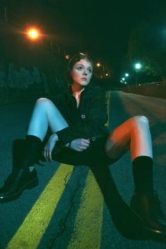 Vintage  fashion Flashy Photoshoot, City At Night Photoshoot, Outdoor Night Photoshoot Ideas, At Night Photoshoot, Street Night Photoshoot, Night City Photoshoot, Late Night Street Photoshoot, Night Photoshoot Aesthetic