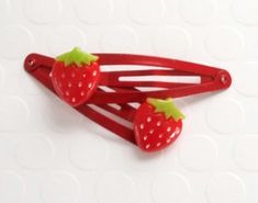 Strawberry Hair Clip, Hair Clips 90s, Girls Hair Clips, Strawberry Hair, Occasion Outfit, Toddler Hair Clips, Baby Hair Accessories, Baby Hair Clips, Special Occasion Outfits