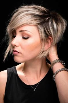 Favorite cut Modern Shag Haircut, Short Layered Haircuts, Medium Hairstyles, Haircuts For Fine Hair, Short Hairstyle, Short Hair Styles Easy, Short Hair With Layers, Short Bob Hairstyles