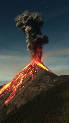 Guatemala Volcano, Iphone Wallpaper Travel, Wallpaper Free, Wild Nature, Jolie Photo