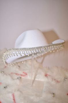 The Noel Pearl Rhinestone Cowgirl Hat Christmas Hat - Etsy Rave Outfit, Preppy Gifts, Rhinestone Material, Bridal Invitations, Cowboy Christmas, Chapeau Cowboy, Cowgirl Hats, Cowgirl Outfits, Holiday Christmas Gifts