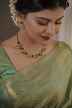 Engagement Saree Look, Kerala Wedding Saree, Christian Bridal Saree, Kerala Saree Blouse Designs, Marriage Jewellery, South Indian Bride Saree, Engagement Saree, Christian Bride, Engagement Look