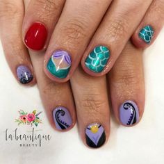 Poor Unfortunate Souls 🐚🧜🏻‍♀️🐙👑🌊 Little mermaid design for @the_faye_bell DisneyLand trip 🌞✈️ #disneynails #disneynailart #littlemermaid… Disney Ariel Nails, The Little Mermaid Nails, Ursula Nails, Disney Princess Nail Art