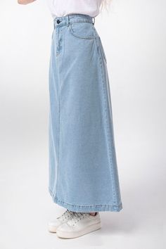 ◆ EXPRESS shipping worldwide - wear your beautiful piece within a few days! ◆ Perfect denim skirt for anytime of the year, any occasion. ◆ Ice Blue ◆ Soft denim fabric ◆ Has pockets in the front and back ◆ Low waist ◆ Bell shape SIZING The item comes in US Women's sizes 4-6-8-10-12. Our model is 5' 9'' (175 cm) and is wearing size 4. The skirt length to the hem is 3' 1'' (95 cm). FABRICS & CARE * Fabric: 100% cotton * Care: Turn inside out before washing. Use warm hand wash or cold machine w Long Skirts For Girls, Ankle Length Denim Skirt, Demin Skirt Long, Soft Skirt Outfit, Denim Wear Women, Denim Skirts Long, Blue Jeans Skirt Outfits, Long Jeans Skirt Outfit Hijab, Cute Skirts Long