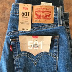 Levi’s 501 Signature Button Fly Jeans. High Rise And Fitted Through Hip And Thigh. Size 29/28 Clint Walker, Levis 501 Jeans, Functional Clothing, Male Style, Men Trousers, My Prince Charming, Mens Wear, Levi’s Jeans, 501 Jeans