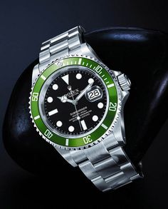 So very, very expensive! Rolex Submariner Gold, Rolex Submariner Green, Rolex Submariner 16610, Suits Style, Rolex Submariner No Date, Dream Watches, Expensive Watches, Roller Ball, Rolex Models