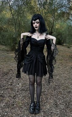 Outfits For Women Aesthetic, Gothic Outfits For Women, Goth Outfits Casual, Goth Summer Outfits, Romantic Goth Outfits, Goth Outfit Inspo, Goth Prom, Goth Fits, Goth Outfit Ideas