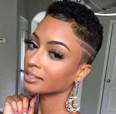 Shaved Hairstyles For Black Women, Fade Haircut Women, Short Platinum Blonde Hair, Hair Expo, Short Fade Haircut, Shaved Hairstyles, Short Relaxed Hairstyles, Finger Wave Hair, Undercut Long Hair