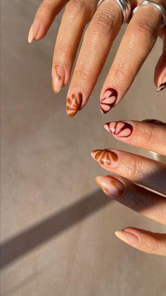 Get inspired with 20+ Must-See Thanksgiving Nails you have to copy this year! From cute Thanksgiving nail designs to festive pumpkin nails, these looks will complete your holiday style. Try fall Thanksgiving nails, stylish short press-on nails, or unique Halloween press-on nails. Don’t forget to explore creative Thanksgiving nail ideas, trendy nail forms, and nagel tips for the perfect holiday manicure! Press-on nails short are easy to apply and super chic. Paznokcie Hello Kitty, Almond Gel Nails, Brown Nails Design, Thanksgiving Nail Designs, Maroon Nails, Nail Looks