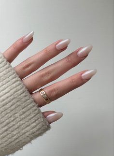 Soft Gel Manicure, January Nails Oval, Soft Winter Nails, Delicate Nails Classy, Natural Holiday Nails, Nails For Gold Dress, Soft Gel Nail Extensions Designs, Natural Nails Inspiration, Nails For Tan Skin